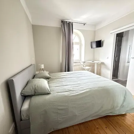 Le Gaston De Belair - 006 - 2nd Floor - Shared Kitchen Apartment *